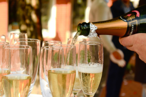 香檳與其他氣泡酒 Champagne or sparkling wines -７款適合配生蠔的葡萄酒